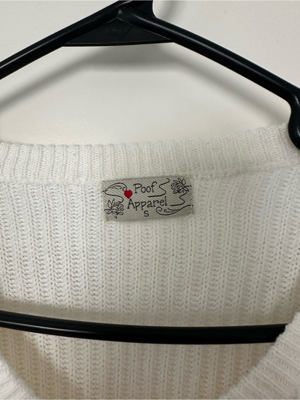 White Ribbed V-Neck Sweater - Picture 4 of 6